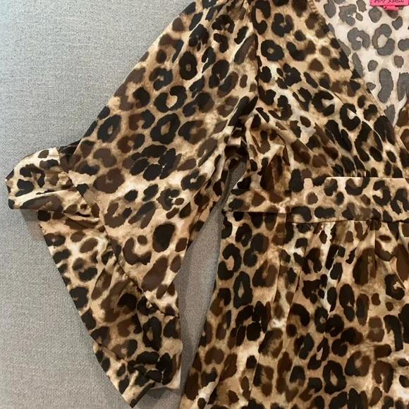 Betsey Johnson Leopard Print Blouse - Picture 7 of 10